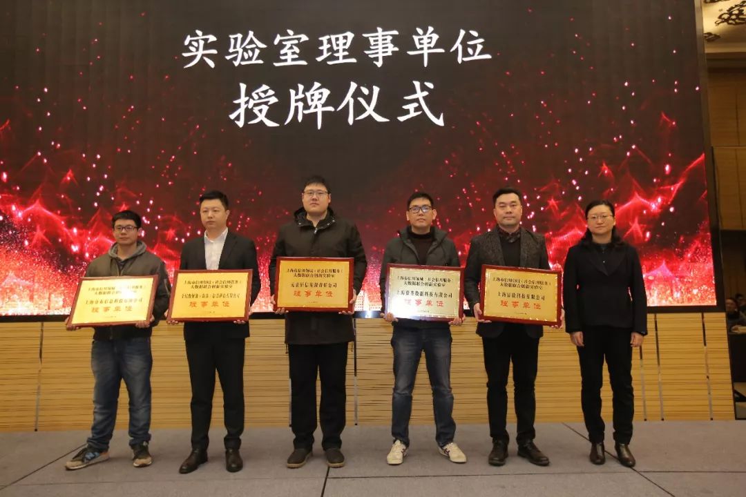 信用貨幣數字貨幣_分析數字貨幣在信用評級中的應用：如何增強貸款與金融服務的透明度_信貸評級和信用等級